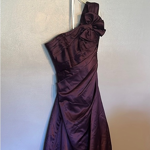 David’s bridal size 2 plum dress - Picture 1 of 4